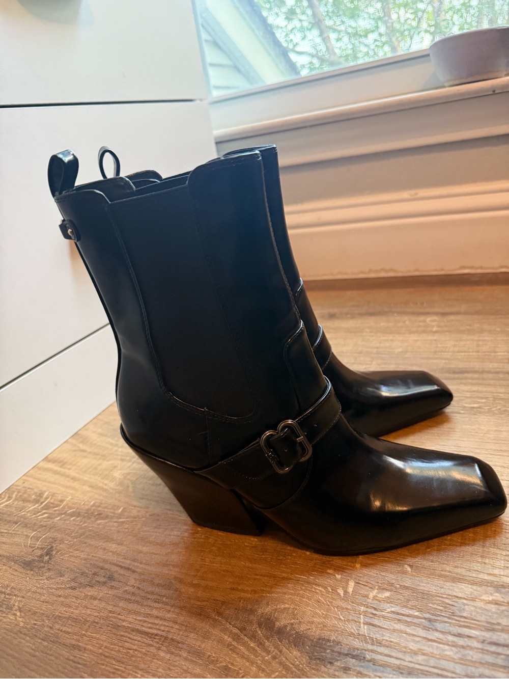 Stylish Black Women's Ankle Boot - Picture 3 of 4
